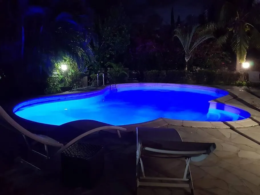 Villa Gwadamango 150M De La Plage, Piscine, Jardin Sainte-Anne  0*, Sainte-Anne (Grande-Terre)